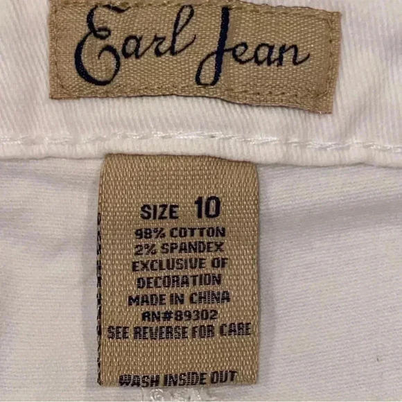 Earl Jean Size 10 Capris Cuffed White With Bling Perfect for Summer ❤️ - Picture 7 of 8